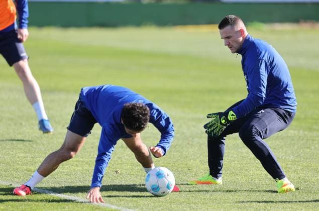 Fussball - 2. BL - Trainingslager SV Darmstadt 98 - El Saler - Tag 3 - 07.01.25, Othmane El Idrissi, Marcel Schuhen, -