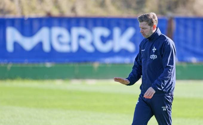 Fussball - 2. BL - Trainingslager SV Darmstadt 98 - El Saler - Tag 3 - 07.01.25, Trainer Florian Kohfeldt, -