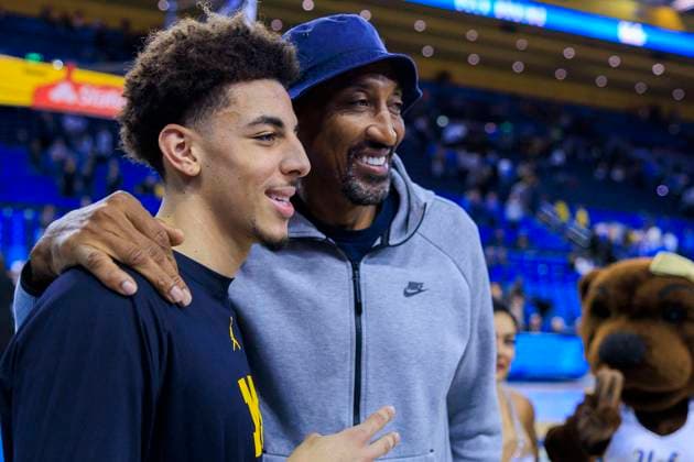 Sport Themen der Woche KW02 Sport Bilder des Tages January 7, 2025, Westwood, California, USA: Justin Pippen 10 of the Michigan Wolverines poses with his father Scottie Pippen after the NCAA, College League, USA basketball game between the UCLA Bruins and the Michigan Wolverines on Tuesday January 7, 2025 at Pauley Pavilion in Westwood, California. Bruins lose to Wolverines, 75-94. JAVIER ROJAS PI Westwood USA - ZUMAp124 20250107_zaa_p124_056 Copyright: xJavierxRojasx