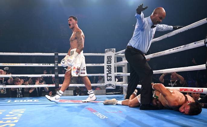 Bilder des Jahres 2025, Sport 01 Januar Sport Themen der Woche KW02 Sport Bilder des Tages BOXING OPETAIA NYIKA, Australian Jai Opetaia reacts after knocking out opponent David Nyika of New Zealand during the Ring Magazine and IBF World Cruiserweight title fight at the Gold Coast Convention & Exhibition Centre in Gold Coast, Wednesday, January 8, 2025. ( NO ARCHIVING, EDITORIAL USE ONLY, NO USE IN BOOKS WITHOUT CONSENT GOLD COAST QUEENSLAND AUSTRALIA  Copyright: xDAVExHUNTx 20250108126178678431