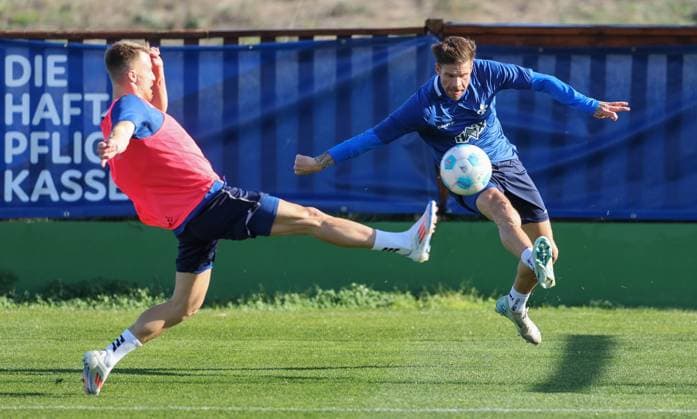 Sport Bilder des Tages Fussball - 2. BL - Trainingslager SV Darmstadt 98 - El Saler - Tag 4 - 07.01.25, Marco Thiede, Tobias Kempe, -