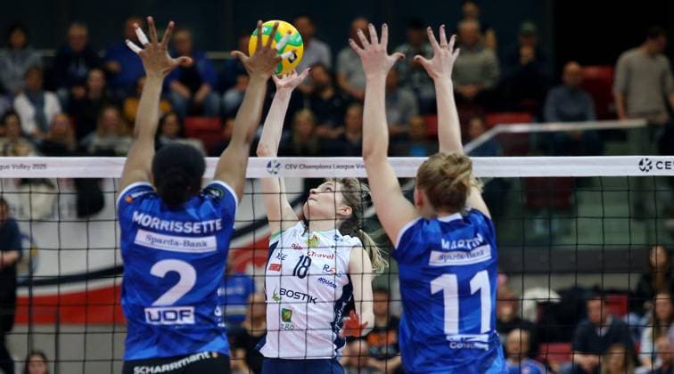 BAU 08.01.2025 Stuttgart Volleyball Allianz MTV Stuttgart vs. BKS Bostik ZGO Bielsko - Biala, Julita Piasecka (Bostik, Mitte)