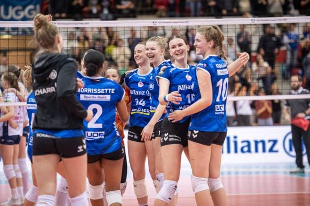 Freude beim MTV Stuttgart nach Heimsieg in der Champions League GER, Volleyball Champions League - Allianz MTV Stuttgart vs. BKS Bostik ZGO Bielsko-Biala, Volleyball, CEV Volleyball Champions League, VCL, Hauptrunde, Spielzeit 2024 2025, 08.01.2025 GER, Volleyball Champions League - Allianz MTV Stuttgart vs. BKS Bostik ZGO Bielsko-Biala, Volleyball, CEV Volleyball Champions League, VCL, Hauptrunde, Spielzeit 2024 2025, 08.01.2025 Stuttgart Copyright: xSandyxDinkelackerx EP_SDR
