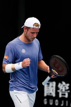January 9, 2025: MELBOURNE, AUSTRALIA - JANUARY 09: Gauthier Onclin of Belgium in his win against Mackenzie McDonald of USA in final qualifying for the 2025 Australian Open at Melbourne Park on January 9, 2025 in Melbourne, Australia. Melbourne Australia - ZUMAp121 20250109_zsp_p121_060 Copyright: xChrisxPutnamx