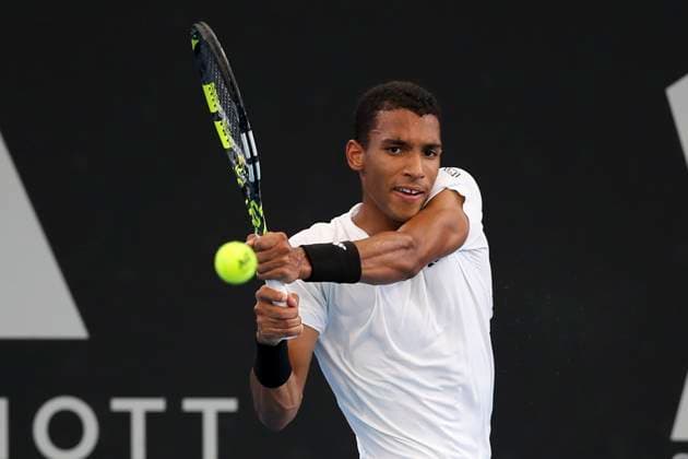 TENNIS ADELAIDE INTERNATIONAL, Felix Auger-Aliassime of Canada in a match against Tommy Paul of the USA during the Adelaide International at Memorial Drive Tennis Club in Adelaide, Friday, January 10, 2025. ( NO ARCHIVING, EDITORIAL USE ONLY, NO USE IN BOOKS WITHOUT CONSENT ADELAIDE SOUTH AUSTRALIA AUSTRALIA  Copyright: xMATTxTURNERx 20250110165118756677