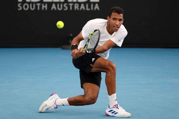 Sport Bilder des Tages TENNIS ADELAIDE INTERNATIONAL, Felix Auger-Aliassime of Canada in a match against Tommy Paul of the USA during the Adelaide International at Memorial Drive Tennis Club in Adelaide, Friday, January 10, 2025. ( NO ARCHIVING, EDITORIAL USE ONLY, NO USE IN BOOKS WITHOUT CONSENT ADELAIDE SOUTH AUSTRALIA AUSTRALIA  Copyright: xMATTxTURNERx 20250110199743268402