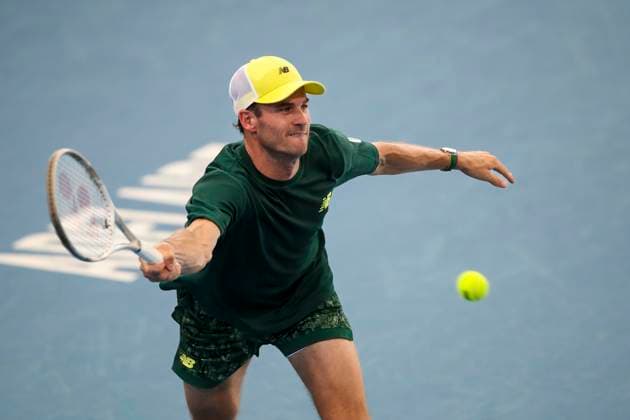 TENNIS ADELAIDE INTERNATIONAL, Tommy Paul of the USA in a match against Felix Auger-Aliassime of Canada during the Adelaide International at Memorial Drive Tennis Club in Adelaide, Friday, January 10, 2025. ( NO ARCHIVING, EDITORIAL USE ONLY, NO USE IN BOOKS WITHOUT CONSENT ADELAIDE SOUTH AUSTRALIA AUSTRALIA  Copyright: xMATTxTURNERx 20250110194088473124