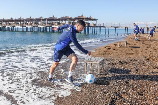 10.01.2025, Fussball, Saison 2024 2025, 2. Liga, Trainingslager FC Schalke 04 in Belek Türkei, Adrian Gantenbein (FC Schalke 04) Belek Türkei xRHR-FOTO TRx