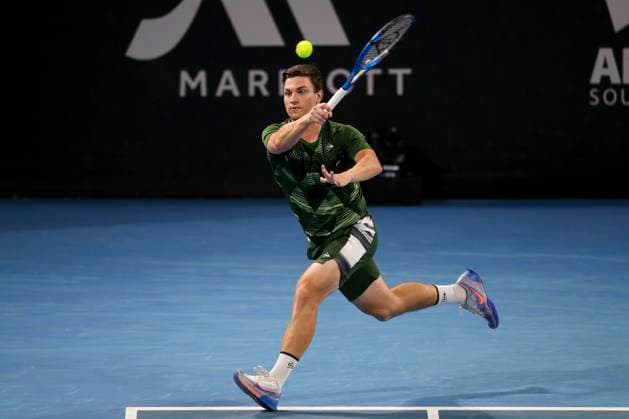 TENNIS ADELAIDE INTERNATIONAL, Miomir Kecmanovic of Serbia in his match against Sebastian Korda of the USA during the Adelaide International at Memorial Drive Tennis Club in Adelaide, Friday, January 10, 2025. ( NO ARCHIVING, EDITORIAL USE ONLY, NO USE IN BOOKS WITHOUT CONSENT ADELAIDE SOUTH AUSTRALIA AUSTRALIA  Copyright: xMATTxTURNERx 20250110135436070323
