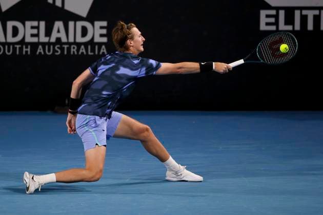 TENNIS ADELAIDE INTERNATIONAL, Sebastian Korda of the USA in his match against Miomir Kecmanovic of Serbia during the Adelaide International at Memorial Drive Tennis Club in Adelaide, Friday, January 10, 2025. ( NO ARCHIVING, EDITORIAL USE ONLY, NO USE IN BOOKS WITHOUT CONSENT ADELAIDE SOUTH AUSTRALIA AUSTRALIA  Copyright: xMATTxTURNERx 20250110146375384859