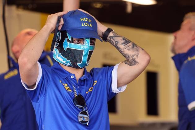 Zane Maloney (BER) Lola Yamaha mit einer typischen Maske über seinem Kopf und einer Hola Hola Kappe darüber, Box, FIA Formel E Weltmeisterschaft Saison 11, Mexiko City E- Prix, 10.01.2025, Mexiko