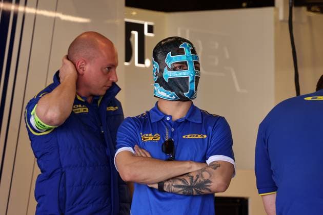 Zane Maloney (BER) Lola Yamaha mit einer typischen Maske über seinem Kopf, Box, FIA Formel E Weltmeisterschaft Saison 11, Mexiko City E- Prix, 10.01.2025, Mexiko