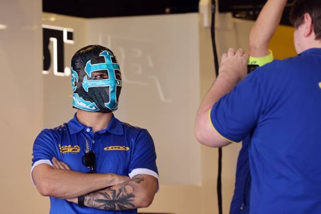 Zane Maloney (BER) Lola Yamaha mit einer typischen Maske über seinem Kopf, Box, FIA Formel E Weltmeisterschaft Saison 11, Mexiko City E- Prix, 10.01.2025, Mexiko