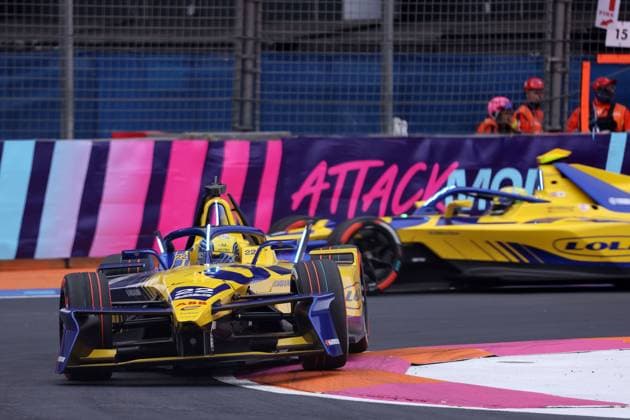 Zane Maloney (BER) sowie im Hintergund Teamkollege Lucas di Grassi (BRA) beide Lola Yamaha, FIA Formel E Weltmeisterschaft Saison 11, Mexiko City E- Prix, 10.01.2025, Mexiko, 1. freies Training