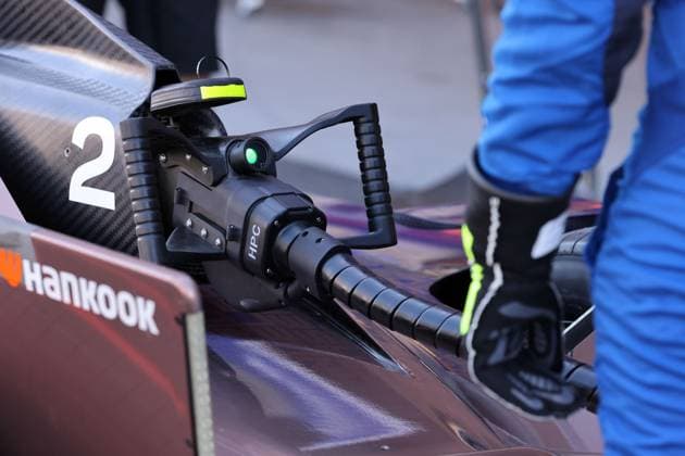 Angedockter Stecker des Schnelladegerätes an Stoffel Vandoornes Maserati, FIA Formel E Weltmeisterschaft Saison 11, Mexiko City E- Prix, 10.01.2025, Mexiko, 1. freies Training, E Mobilität,