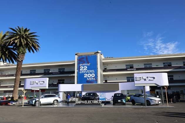 BYD Build your Dreams Promotionstand im Fahrerlager, FIA Formel E Weltmeisterschaft Saison 11, Mexiko City E- Prix, 10.01.2025, Mexiko, Elektroautos aus China