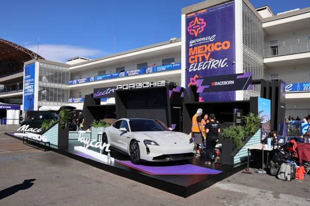 Porsche Macan Promotionstand im Fahrerlager, FIA Formel E Weltmeisterschaft Saison 11, Mexiko City E- Prix, 10.01.2025, Mexiko, E- Mobilität