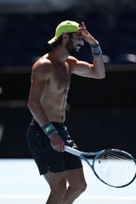 Jordan Thompson of Australia practices shirtless Australian Open, Saturday Previews, Tennis, Melbourne Park, Melbourne, Australia - 11 Jan 2025  Copyright: xEllaxLing Shutterstockx 15095107ay