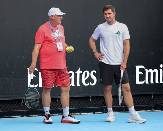 Alexander Zverev Bruder Mischa und Vater Alexander beim Training, Australian Open 2024, Melbourne Park, Melbourne, Victoria, Australia. Copyright: xJuergenxHasenkopfx