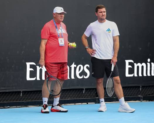 Alexander Zverev Bruder Mischa und Vater Alexander beim Training, Australian Open 2024, Melbourne Park, Melbourne, Victoria, Australia. Copyright: xJuergenxHasenkopfx