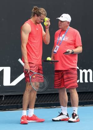 Alexander Zverev (GER) und Team beim Training, Australian Open 2024, Melbourne Park, Melbourne, Victoria, Australia. Copyright: xJuergenxHasenkopfx