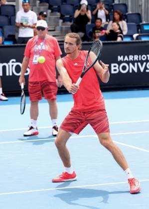 Alexander Zverev beim Training , im Hintergrund Vater Alexander, Australian Open 2024, Melbourne Park, Melbourne, Victoria, Australia. Copyright: xJuergenxHasenkopfx