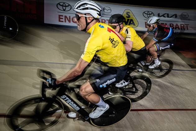 KRENEK Adam, FYNBO Anders: Sixdays Bremen 2025 Team 7 - BREMEN BIKE IT! - KRENEK Adam ( CZE ) - Black - FYNBO Anders ( DEN ) - Red Querformat - quer - horizontal - Landscape - Event Veranstaltung: Sixdays Bremen 2025 - Category Kategorie: Cycling - Track cycling, Rad, Radsport, Bahnrad, Bahn Sixdays - Elite Men - Location Ort: Europe Germany - Bremen - ÖVB Arena - Discipline: Madison - Distance: ... m - Date Datum: 10.01.2025 Friday Day 1 -