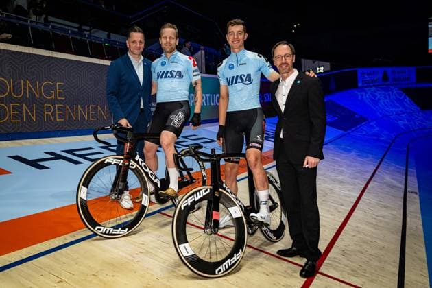 EEFTING Roy, ABMA Elmar: Sixdays Bremen 2025 Team 2 - VILSA - ABMA Elmar ( NED ) - Black - EEFTING Roy ( NED ) - Red Querformat - quer - horizontal - Landscape - Event Veranstaltung: Sixdays Bremen 2025 - Category Kategorie: Cycling - Track cycling, Rad, Radsport, Bahnrad, Bahn Sixdays - Elite Men - Location Ort: Europe Germany - Bremen - ÖVB Arena - Discipline: Madison - Distance: ... m - Date Datum: 10.01.2025 Friday Day 1 -