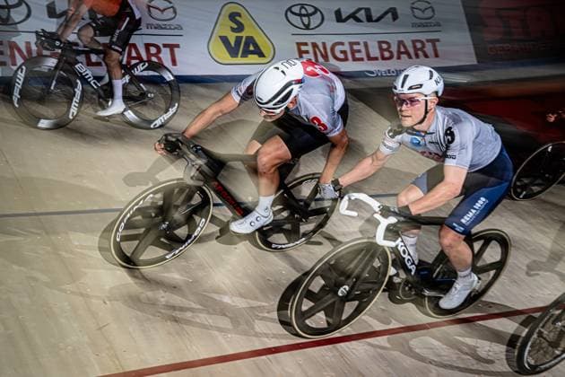 AUGENSTEIN Moritz, MALMBERG Matias: Sixdays Bremen 2025 Team 3 - SPIELBANK BREMEN - MALMBERG Matias ( DEN ) - Black - AUGENSTEIN Moritz ( GER ) - Red Querformat - quer - horizontal - Landscape - Event Veranstaltung: Sixdays Bremen 2025 - Category Kategorie: Cycling - Track cycling, Rad, Radsport, Bahnrad, Bahn Sixdays - Elite Men - Location Ort: Europe Germany - Bremen - ÖVB Arena - Discipline: Madison - Distance: ... m - Date Datum: 10.01.2025 Friday Day 1 -