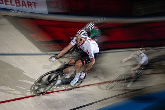 HAVIK Yoeri, POLITT Nils: Sixdays Bremen 2025 Team 1 - HERMES SYSTEME - HAVIK Yoeri ( NED ) - Black - POLITT Nils ( GER ) - Red Querformat - quer - horizontal - Landscape - Event Veranstaltung: Sixdays Bremen 2025 - Category Kategorie: Cycling - Track cycling, Rad, Radsport, Bahnrad, Bahn Sixdays - Elite Men - Location Ort: Europe Germany - Bremen - ÖVB Arena - Discipline: Madison - Distance: ... m - Date Datum: 10.01.2025 Friday Day 1 -