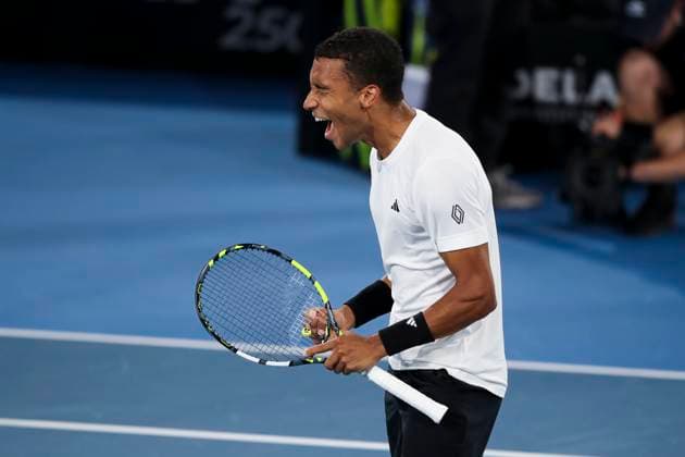 TENNIS ADELAIDE INTERNATIONAL, Felix Auger-Aliassime of Canada celebrates victory in the Men?s Final match against Sebastian Korda of the USA during the Adelaide International at Memorial Drive Tennis Club in Adelaide, Saturday, January 11, 2025. ( NO ARCHIVING, EDITORIAL USE ONLY, NO USE IN BOOKS WITHOUT CONSENT ADELAIDE SOUTH AUSTRALIA AUSTRALIA  Copyright: xMATTxTURNERx 20250111144987084502