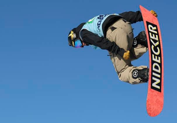 Sport Themen der Woche KW02 Sport Bilder des Tages SNOWBOARDING - FIS WC Kreischberg SANKT GEORGEN OB MURAU,AUSTRIA,11.JAN.25 - SNOWBOARDING - FIS World Cup, Big Air, qualification, men. Image shows Mons Roisland (NOR).  GEPAxpictures xWolfgangxGrebien