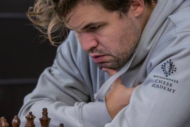 Schach Weltmeister Magnus Carlson Schach Weltmeister Magnus Carlson spielt für dei Schachabteilung des FC St Pauli Â