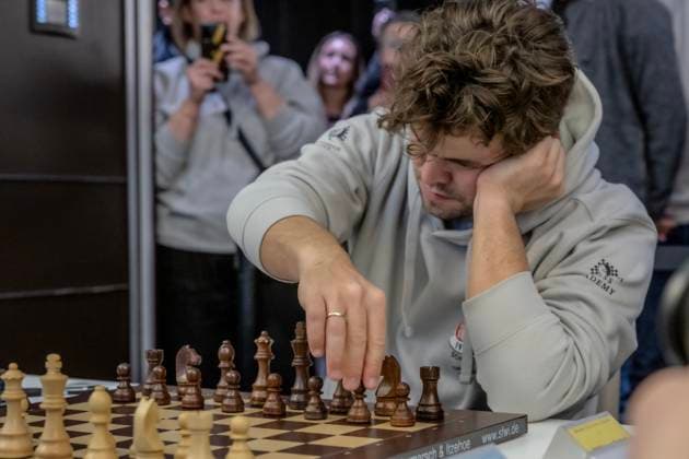 Schach Weltmeister Magnus Carlson Schach Weltmeister Magnus Carlson spielt für dei Schachabteilung des FC St Pauli Â