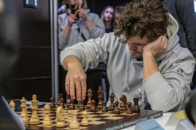 Schach Weltmeister Magnus Carlson Schach Weltmeister Magnus Carlson spielt für dei Schachabteilung des FC St Pauli Â