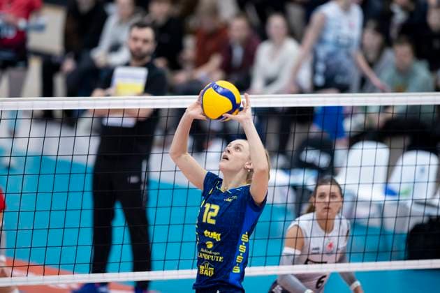 1. Volleyball Bundesliga Frauen: Schwarz-Weiss Erfurt vs. SSC Palmberg Schwerin; Erfurt; 11.01.2025 Hannah Kohn ( 12; SSC Palmberg Schwerin) 1. Volleyball Bundesliga Frauen: Schwarz-Weiss Erfurt vs. SSC Palmberg Schwerin; Riethsporthalle Erfurt; 11.01.2025 Copyright: xBEAUTIFULxSPORTS Duehringx