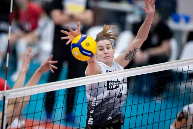 1. Volleyball Bundesliga Frauen: Schwarz-Weiss Erfurt vs. SSC Palmberg Schwerin; Erfurt; 11.01.2025 Paige Reagor ( 4; Schwarz-Weiss Erfurt) 1. Volleyball Bundesliga Frauen: Schwarz-Weiss Erfurt vs. SSC Palmberg Schwerin; Riethsporthalle Erfurt; 11.01.2025 Copyright: xBEAUTIFULxSPORTS Duehringx