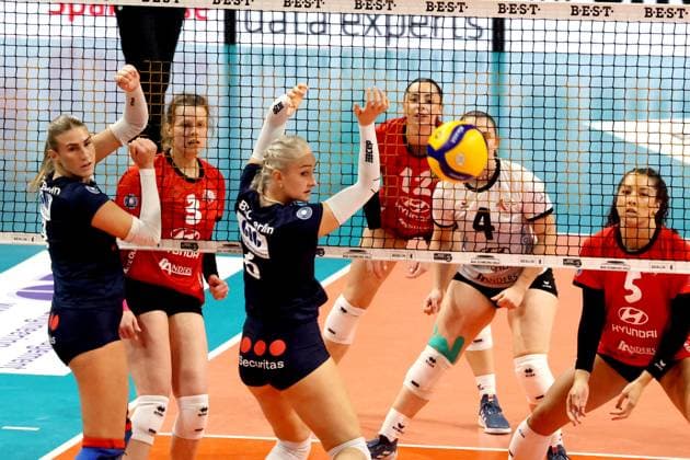 DEU, DVV, 2.VBL Frauen PRO, BBSC vs VfL Oythe, 11.01.2025, Max-Schmeling-Halle, Berlin, DEU, DVV, 2.VBL Frauen PRO, BBSC vs VfL Oythe, im Bild Annalena Graetz (BBSC-Berlin 8), Daniela Ligacheva (BBSC-Berlin 16), Tyws, Annelis Lotte Denise (VfL Oythe 13), Key, Jada (VfL Oythe 5), Stiriz, Sarah (VfL Oythe 4) Foto: Juergen Engler nordphoto GmbH