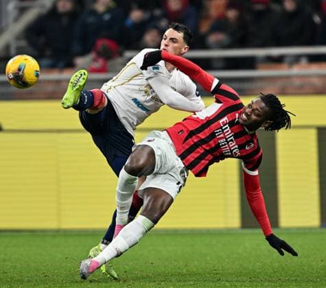 Sport Themen der Woche KW02 Cm Milano 11 01 2025 - campionato di calcio serie A Milan-Cagliari foto Cristiano Mazzi Image nella foto: Rafael Leao-Nadir Zortea 