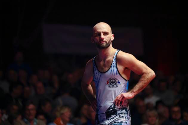Halbfinale Ringer Bundesliga - ASV Schorndorf vs. SV Wacker Burghausen 61kg Griechisch-Römisch - Fabian Schmitt (SV Wacker Burghausen in Blau) während des Halbfinal-Kampfes der Deutschen Mannschaftsmeisterschaft zwischen dem ASV Schorndorf und dem SV Wacker Burghausen in der Birtat Ringer-Bundesliga am 01.01.2025 in Schorndorf, Deutschland.
