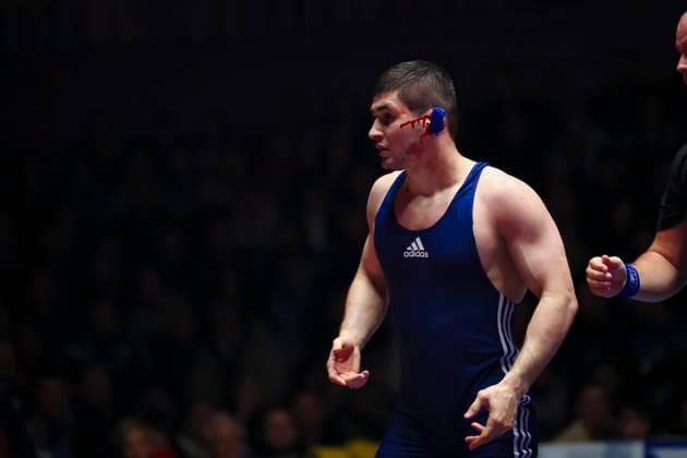 Halbfinale Ringer Bundesliga - ASV Schorndorf vs. SV Wacker Burghausen 80kg Freistil - Chermen Valiev (SV Wacker Burghausen in Blau) während des Halbfinal-Kampfes d er Deutschen Mannschaftsmeisterschaft zwischen dem ASV Schorndorf und dem SV Wacker Burghausen in der Birtat Ringer-Bundesliga am 01.01.2025 in Schorndorf, Deutschland.
