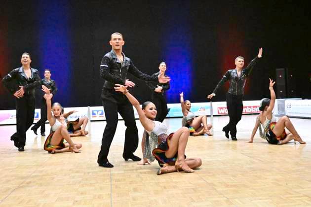 GER; Tanzen, 1. Bundesliga der Lateinformationen 11.01.2025, GER; Tanzen, 1. Bundesliga der Lateinformationen,, Finale, im Bild Gruen-Gold-Club Bremen A mit dem Thema Freedom and Peace