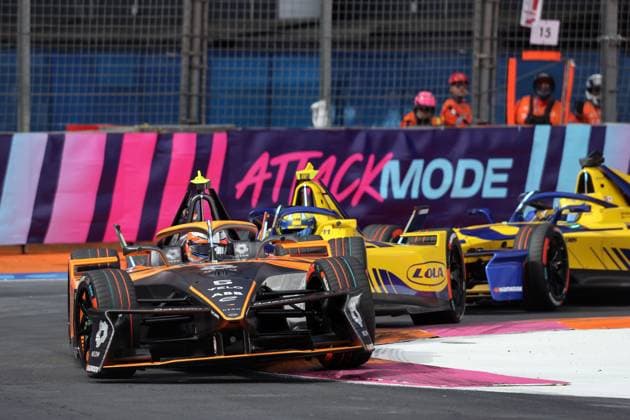 Taylor Barnard (GBR) McLaren vor Lucas di Grassi (BRA) Lola Yamaha, Rennen, FIA Formel E Weltmeisterschaft Saison 11, Mexiko City E- Prix, 11.01.2025, Mexiko