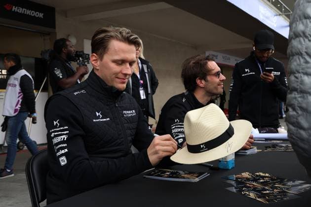 Maximilina Günter (GER) und Teamkollege Jean- Eric Vergne (FRA) DS Penske während der Autogrammstand in der Boxengasse, FIA Formel E Weltmeisterschaft Saison 11, Mexiko City E- Prix, 11.01.2025, Mexiko,