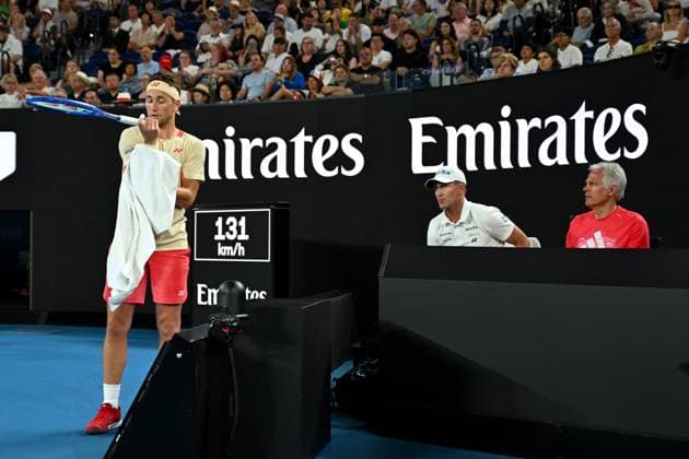TENNIS AUSTRALIAN OPEN DAY1, Casper Ruud of Norway speaks to is coaching staff seated in the newly designed court-side coaching box during his Men?s Singles Round 1 match against Jaume Munar of Spain at the 2025 Australian Open at Melbourne Park in Melbourne, Sunday, January 12, 2025. ( NO ARCHIVING, EDITORIAL USE ONLY, NO USE IN BOOKS WITHOUT CONSENT MELBOURNE VICTORIA AUSTRALIA  Copyright: xLUKASxCOCHx 20250112128116046123