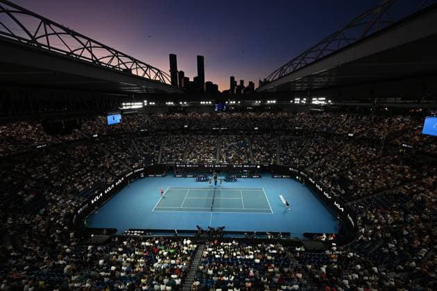 TENNIS AUSTRALIAN OPEN, A general view at sunset of Rod Laver Arena during the round 1 Men?s singles match between Alexander Zverev of Germany and Lucas Pouille of France during the 2025 Australian Open at Melbourne Park in Melbourne, Sunday, January 12, 2025. ( NO ARCHIVING, EDITORIAL USE ONLY, NO USE IN BOOKS WITHOUT CONSENT MELBOURNE VICTORIA AUSTRALIA  Copyright: xJAMESxROSSx 20250112183198278005