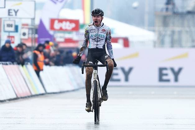 Belgian Cas Van Looke celebrates as he crosses the finish line to win the men U17, U 17 (second year) race of the Belgian Cyclocross Championships (11-12 01) on Sunday 12 January 2025 in Heusden-Zolder. DAVIDxPINTENS  x110234303x