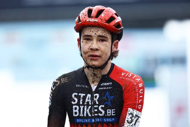 Belgian Emiel Osaer finishes as second with a broken chain in the men U17, U 17 (second year) race of the Belgian Cyclocross Championships (11-12 01) on Sunday 12 January 2025 in Heusden-Zolder. DAVIDxPINTENS  x110234735x