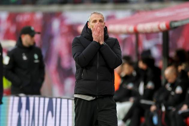 Trainer Marco Rose (RB Leipzig) schaut enttaeuscht, Bundesliga, RB Leipzig v SV Werder Bremen, Red Bull Arena am 12. January 2025 in Leipzig, Deutschland. (Foto von Marco Steinbrenner DeFodi Images) Trainer Marco Rose (RB Leipzig) looks dejected, Bundesliga, RB Leipzig v SV Werder Bremen, Red Bull Arena, January 12, 2025 in Leipzig, Germany. (Photo by Marco Steinbrenner DeFodi Images) DFL regulations prohibit any use of photographs as image sequences and or quasi-video. Defodi-700_leipzig_bremen_20250112_029