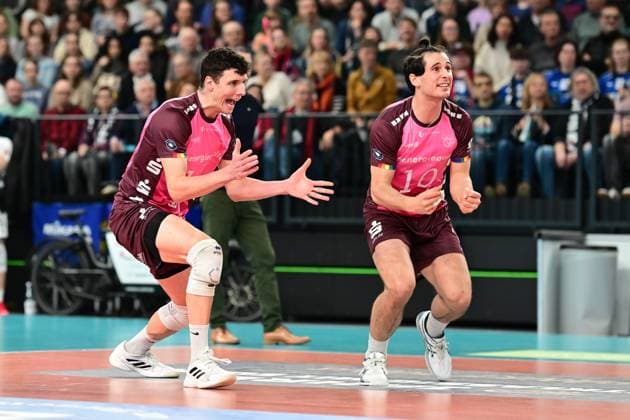 Volleyball I Herren I Saison 2024-2025 I Bundesliga I 16. Spieltag I SVG Lüneburg - Energiequelle Netzhoppers I 12.1.2025 Ein wichtiger Punkt für Energiequelle Netzrollers KW-Bestensee : Jubel, Begeisterung, Enthusiasmus, Euphorie, Freude, Glücksgefühl, Heiterkeit bei: Theo Timmermann (11, Energiequelle Netzhoppers KW-Bestensee) und Linus Jonas Engelmann (10, Energiequelle Netzhoppers KW-Bestensee) Lüneburg LKH Arena Niedersachsen Deutschland Copyright: xLobeca AndreasxHannigx